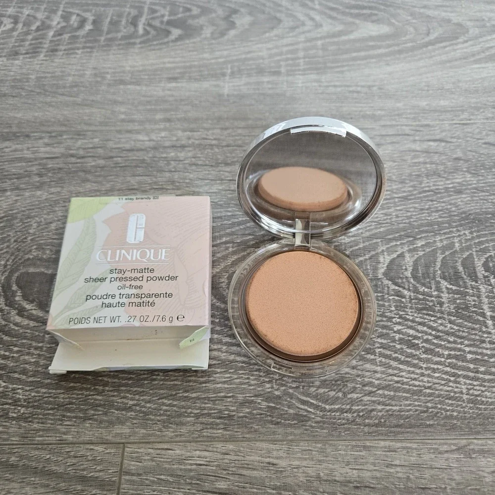 CLINIQUE ~ STAY-MATTE SHEER PRESSED POWDER ~‎ 11 Stay Brandy(d)
